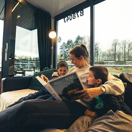 The Floating Cottage Close From Brussels סנפה