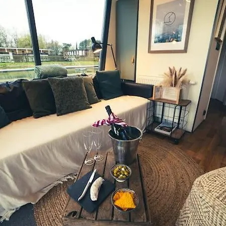 ספינת מלון The Floating Cottage Close From Brussels