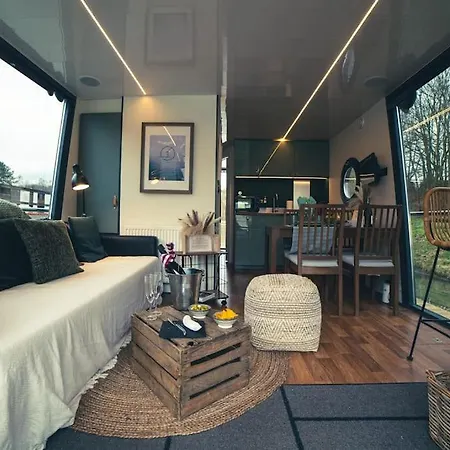 The Floating Cottage Close From Brussels Úszó hotel Seneffe
