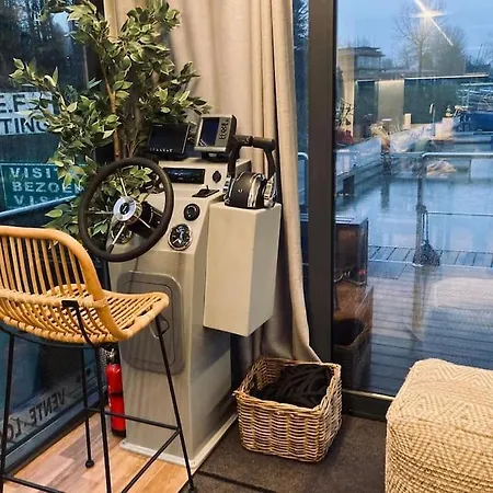 ספינת מלון The Floating Cottage Close From Brussels
