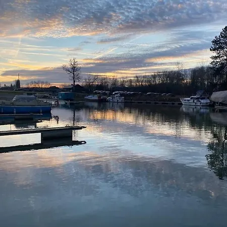 The Floating Cottage Close From Brussels *