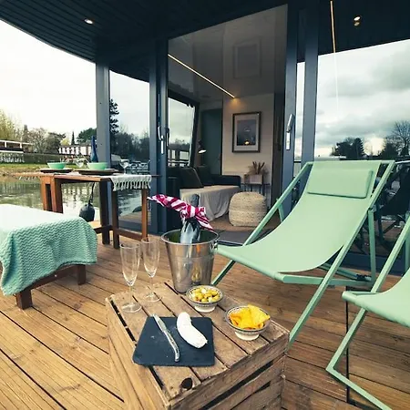 The Floating Cottage Close From Brussels ספינת מלון סנפה