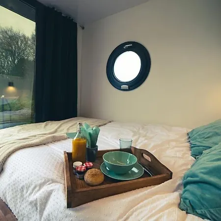 The Floating Cottage Close From Brussels סנפה