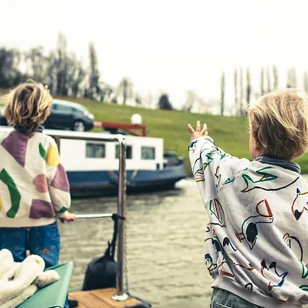 The Floating Cottage Close From Brussels ספינת מלון סנפה